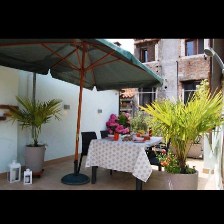 Apartamento Loft Due Cuori Con Terrazza Venecia Exterior foto
