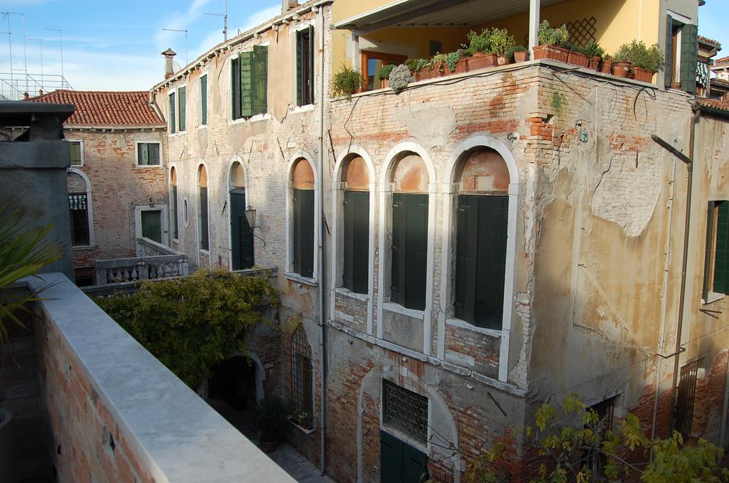 Apartamento Loft Due Cuori Con Terrazza Venecia Exterior foto