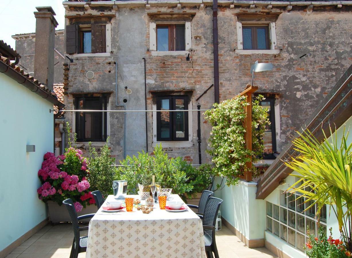 Apartamento Loft Due Cuori Con Terrazza Venecia Exterior foto