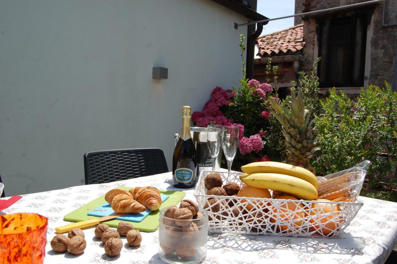 Apartamento Loft Due Cuori Con Terrazza Venecia Exterior foto