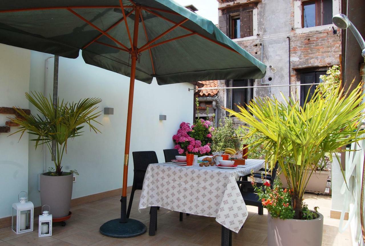 Apartamento Loft Due Cuori Con Terrazza Venecia Exterior foto
